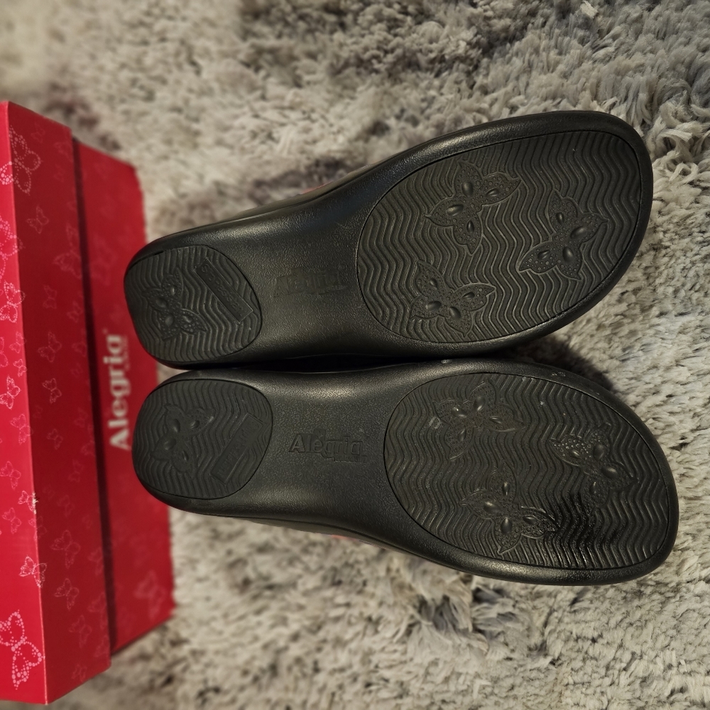 Mushroom Print Alegria Nursing Shoes - Picture 3 of 5